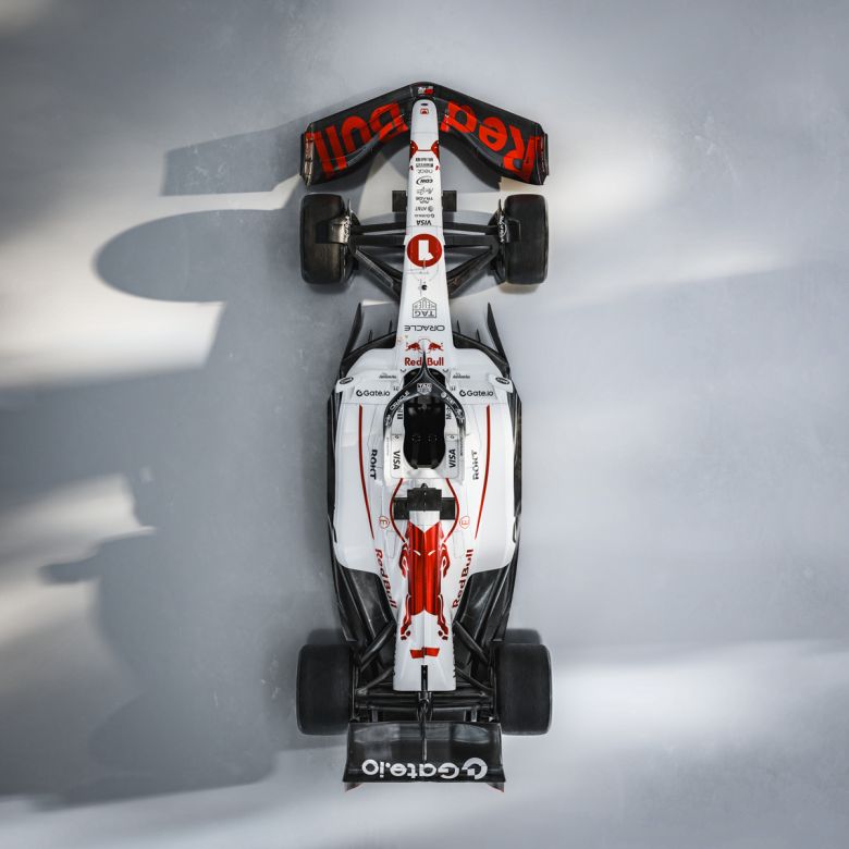 Max Verstappen remporte le GP du Japon avec une livrée en hommage à Honda pour Red Bull