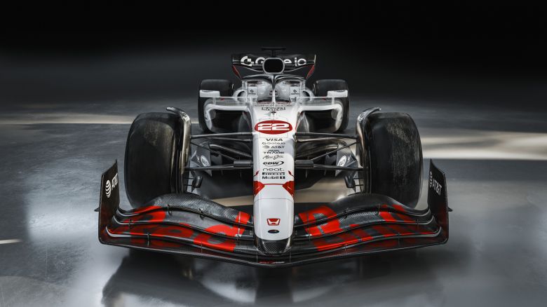 Max Verstappen remporte le GP du Japon avec une livrée en hommage à Honda pour Red Bull