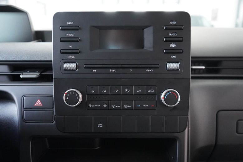 Hyundai Staria 9 places 2.2 CRDI