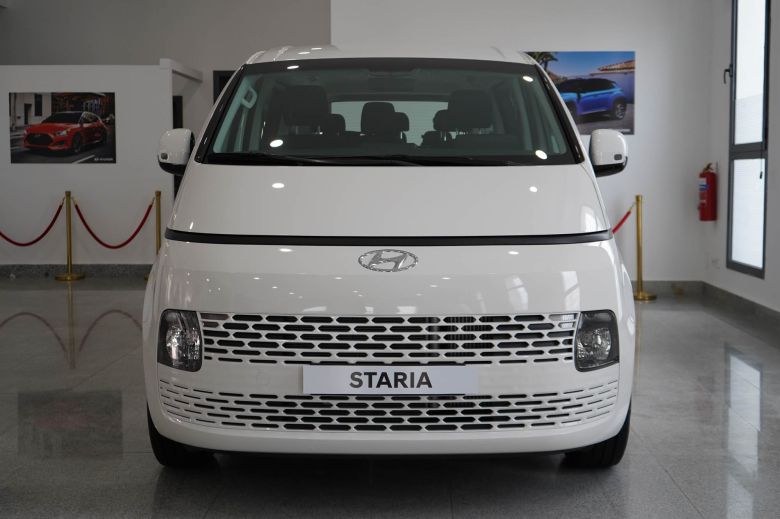 Hyundai Staria 9 places 2.2 CRDI