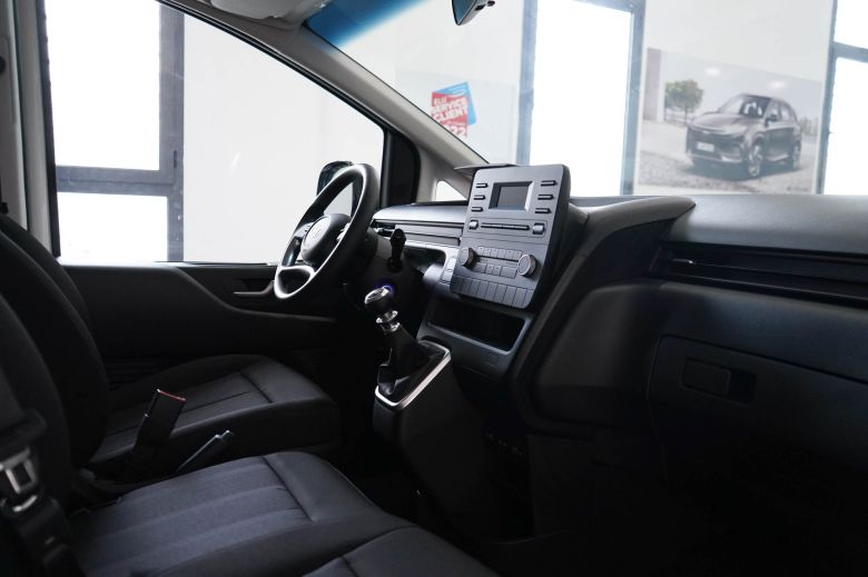 Hyundai Staria 9 places 2.2 CRDI