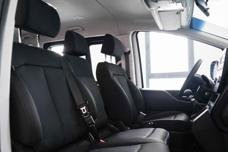 Hyundai Staria 9 places 2.2 CRDI