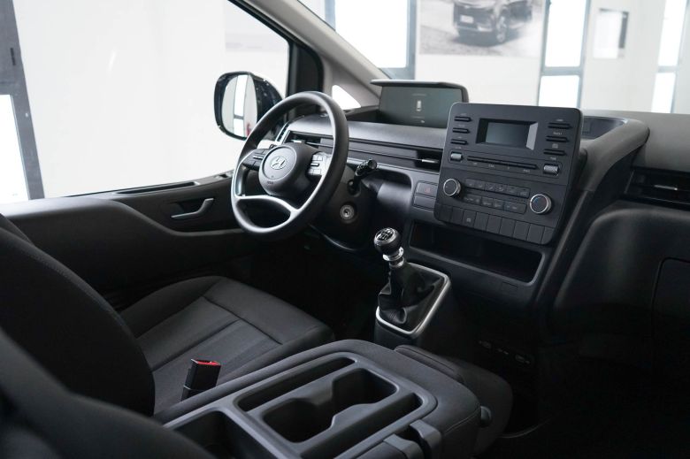 Hyundai Staria 9 places 2.2 CRDI