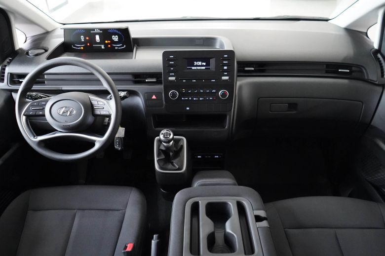 Hyundai Staria 9 places 2.2 CRDI