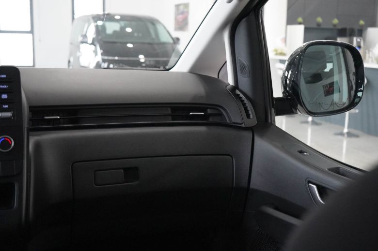 Hyundai Staria 9 places 2.2 CRDI