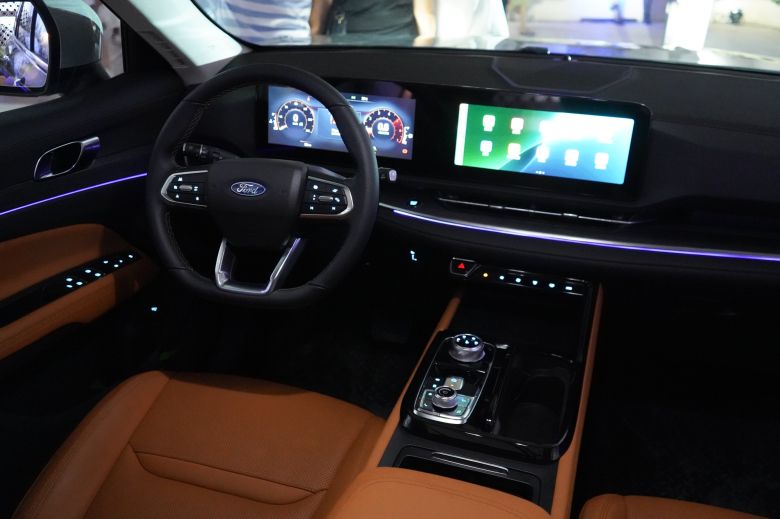 AlphaFord lance le nouveau Ford Territory en Tunisie : un SUV 5 places alliant style, technologie et puissance.