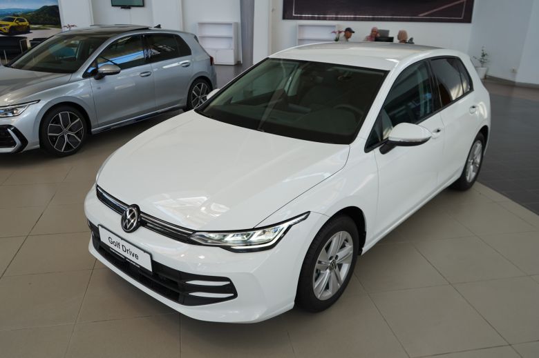 Volkswagen Golf 8 1.4 L TSI Drive