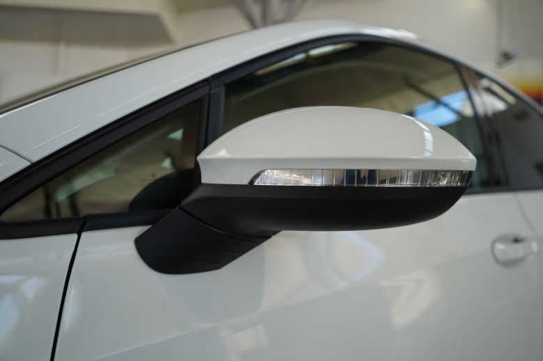 Volkswagen Golf 8 1.4 L TSI Drive