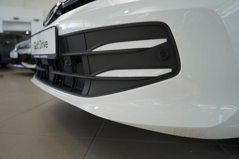 Volkswagen Golf 8 1.4 L TSI Drive