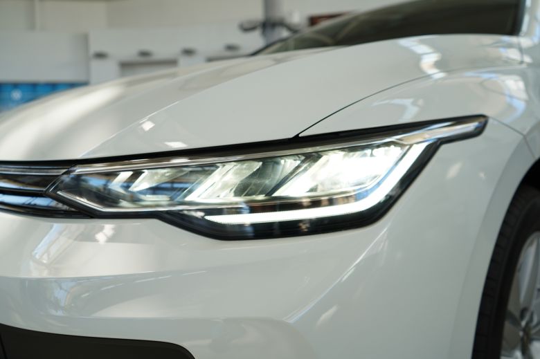 Volkswagen Golf 8 1.4 L TSI Drive