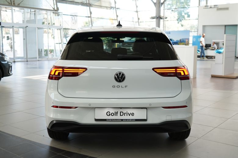 Volkswagen Golf 8 1.4 L TSI Drive