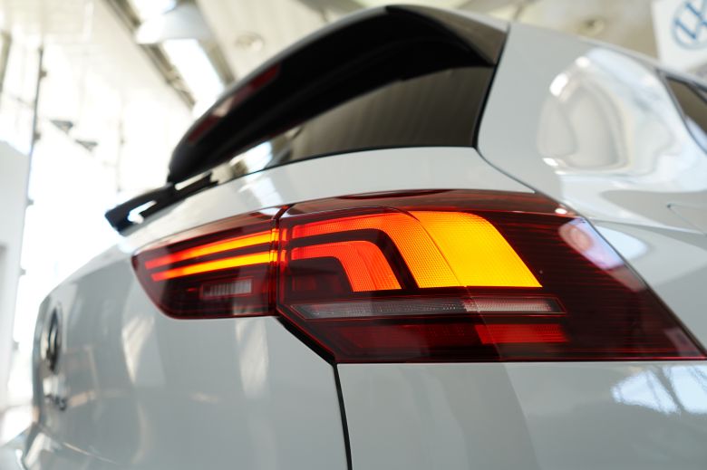 Volkswagen Golf 8 1.4 L TSI Drive