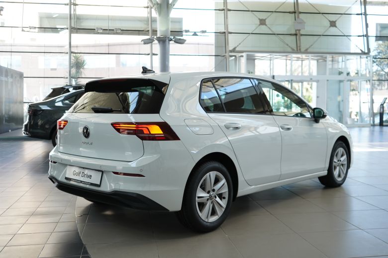 Volkswagen Golf 8 1.4 L TSI Drive