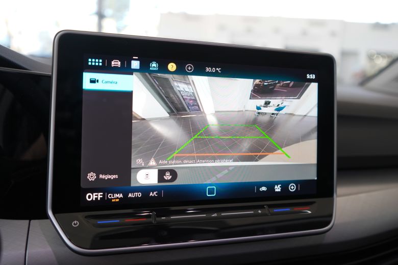 Volkswagen Golf 8 1.4 L TSI Drive