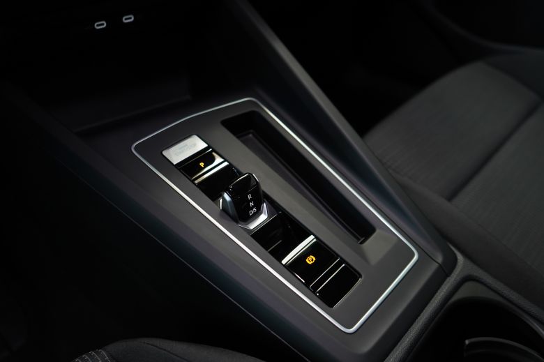 Volkswagen Golf 8 1.4 L TSI Drive