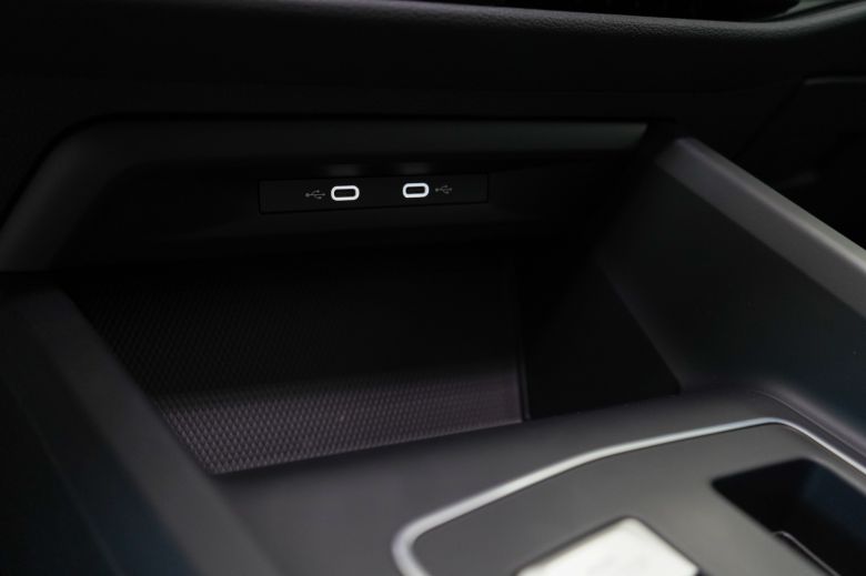 Volkswagen Golf 8 1.4 L TSI Drive