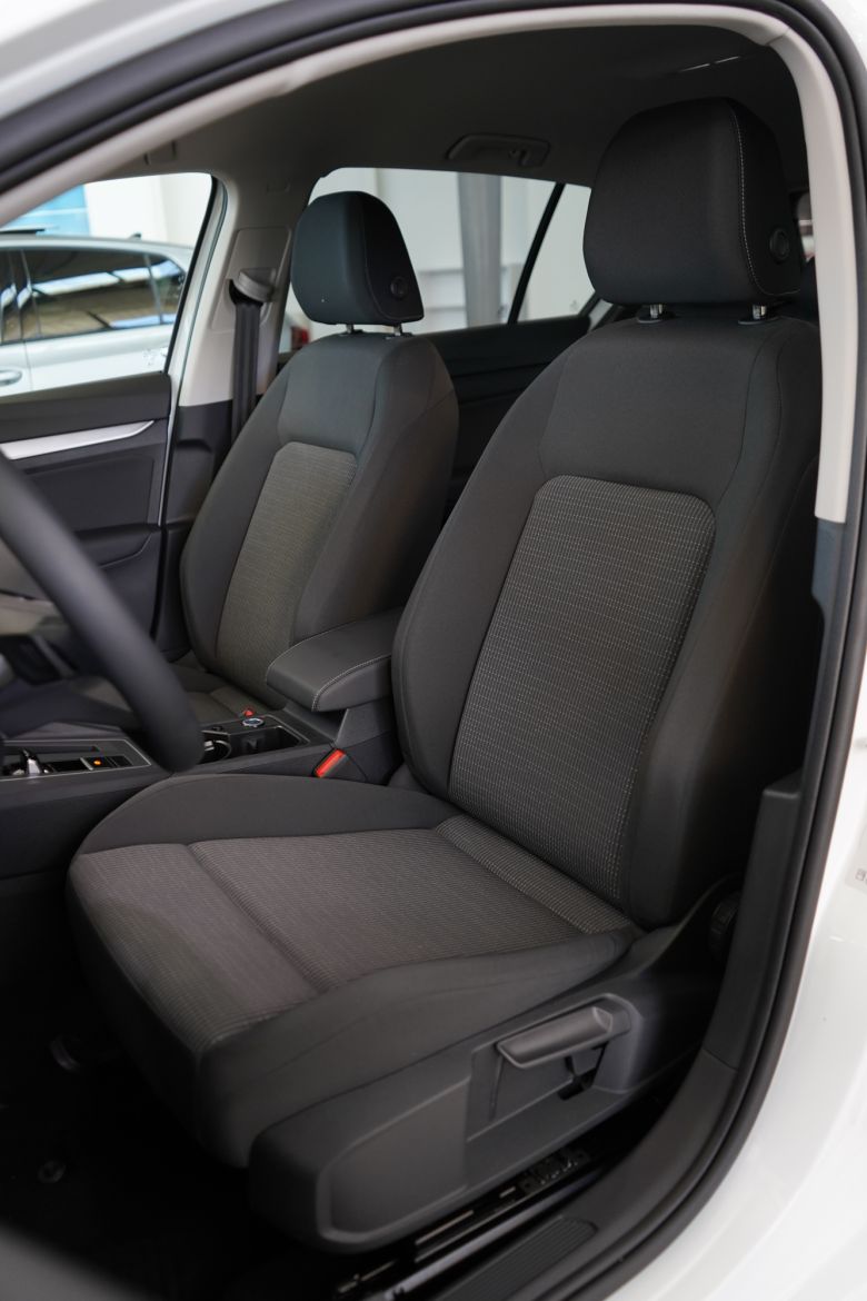 Volkswagen Golf 8 1.4 L TSI Drive