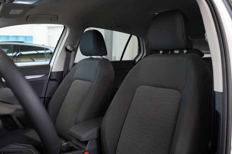 Volkswagen Golf 8 1.4 L TSI Drive