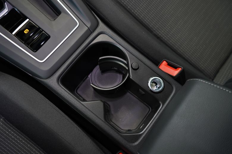 Volkswagen Golf 8 1.4 L TSI Drive