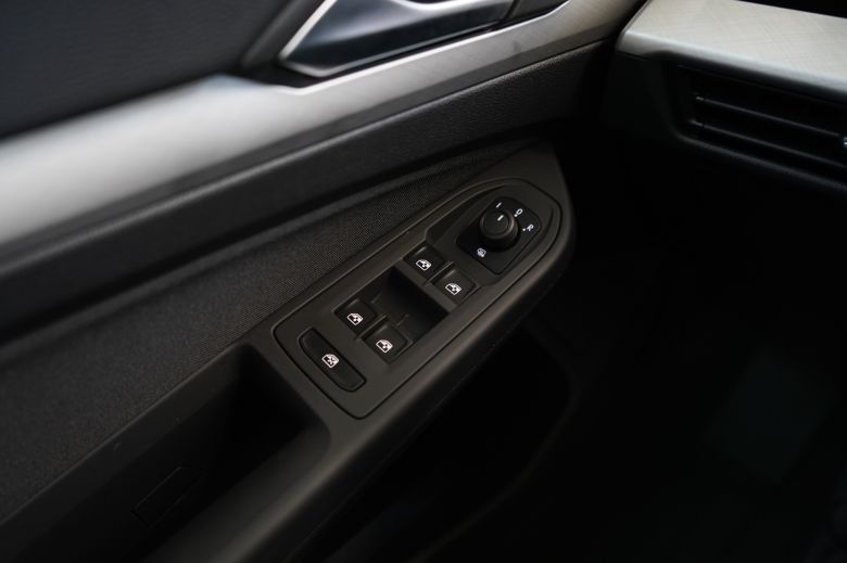 Volkswagen Golf 8 1.4 L TSI Drive