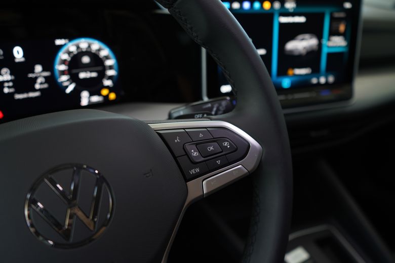 Volkswagen Golf 8 1.4 L TSI Drive