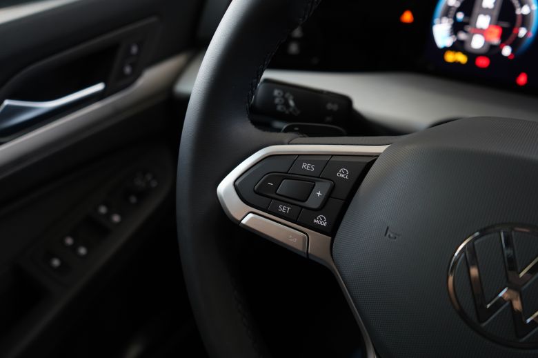 Volkswagen Golf 8 1.4 L TSI Drive