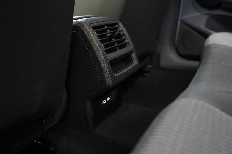 Volkswagen Golf 8 1.4 L TSI Drive