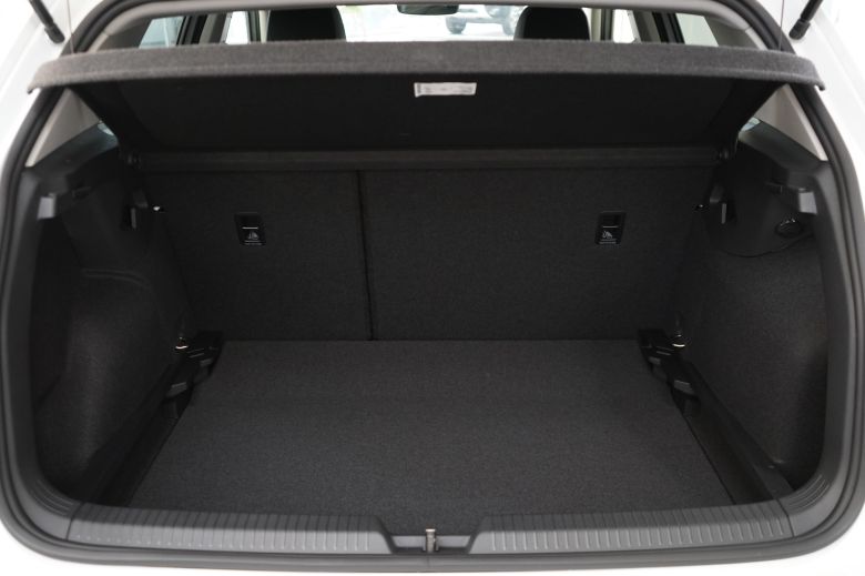 Volkswagen Golf 8 1.4 L TSI Drive