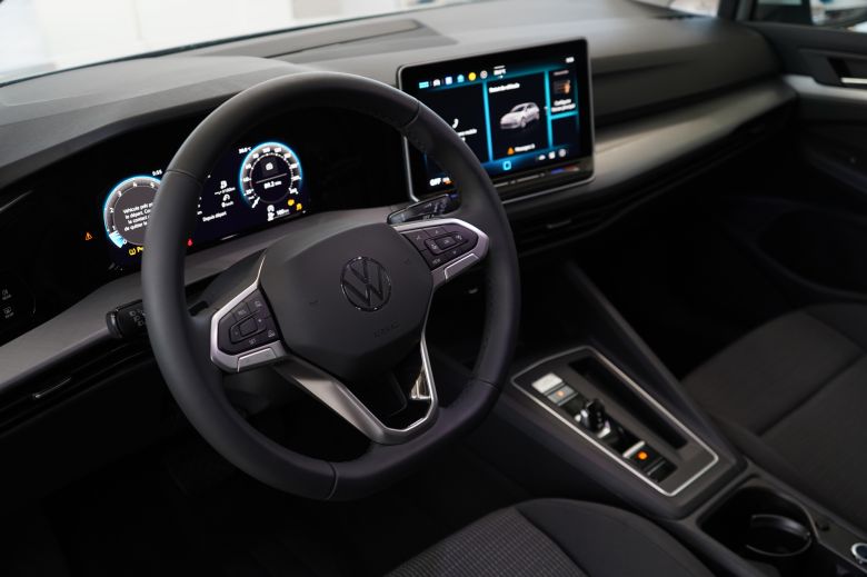 Volkswagen Golf 8 1.4 L TSI Drive