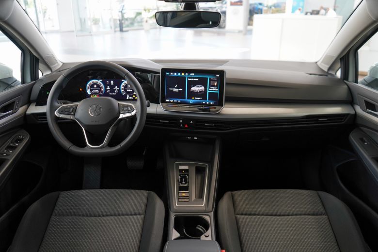 Volkswagen Golf 8 1.4 L TSI Drive