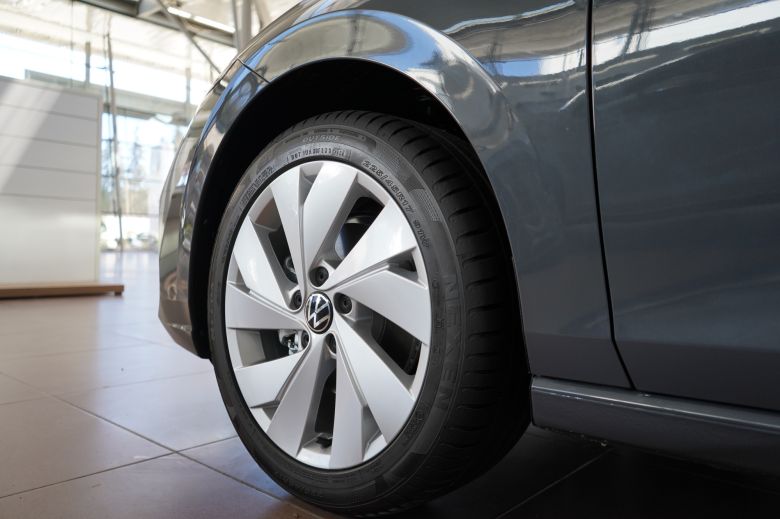 Volkswagen Golf 8 1.4 L TSI Life