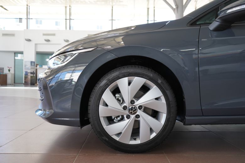 Volkswagen Golf 8 1.4 L TSI Life