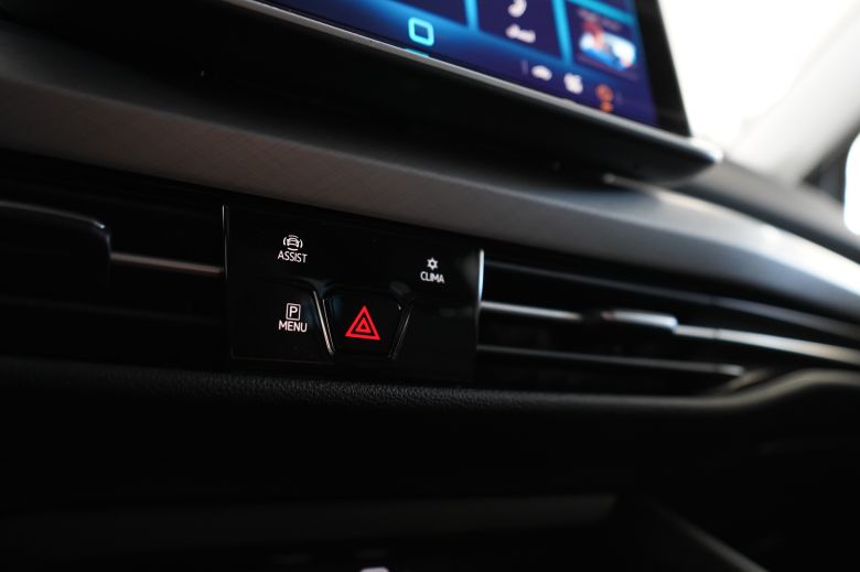 Volkswagen Golf 8 1.4 L TSI Life