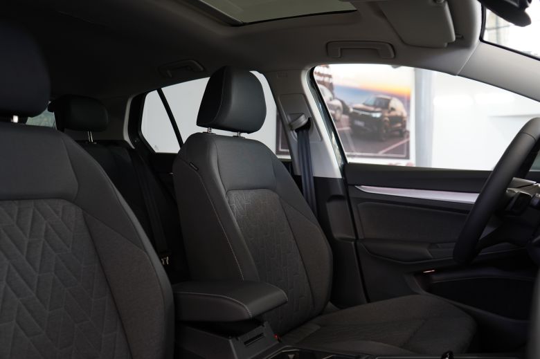 Volkswagen Golf 8 1.4 L TSI Life