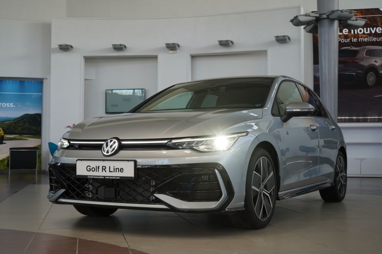 Volkswagen Golf 8 1.4 L TSI R-Line