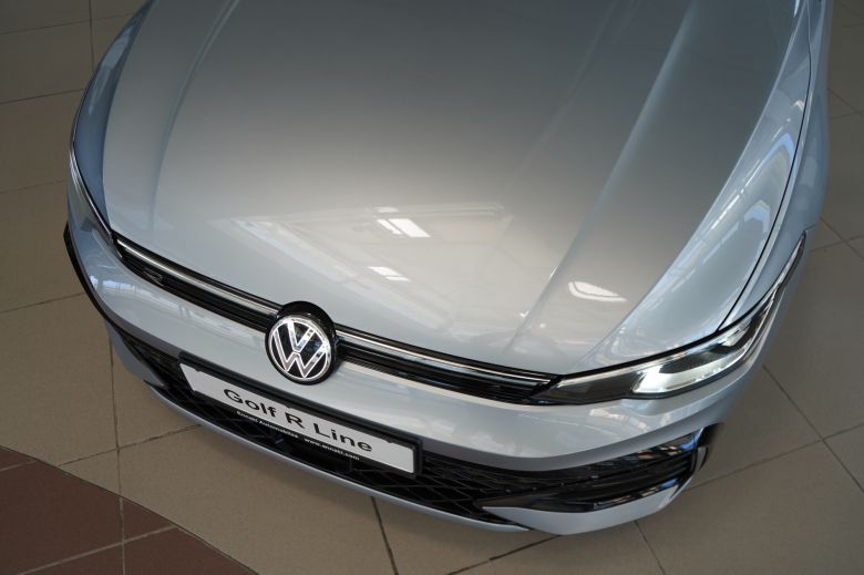 Volkswagen Golf 8 1.4 L TSI R-Line