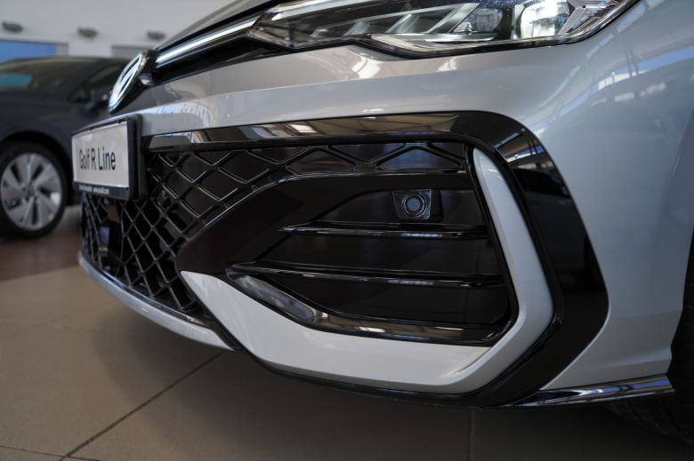 Volkswagen Golf 8 1.4 L TSI R-Line