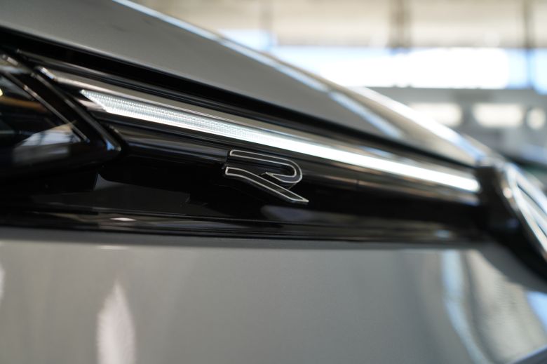 Volkswagen Golf 8 1.4 L TSI R-Line