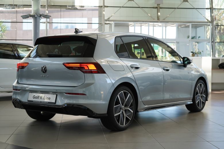 Volkswagen Golf 8 1.4 L TSI R-Line