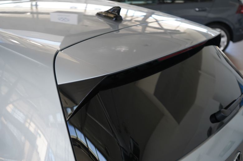 Volkswagen Golf 8 1.4 L TSI R-Line