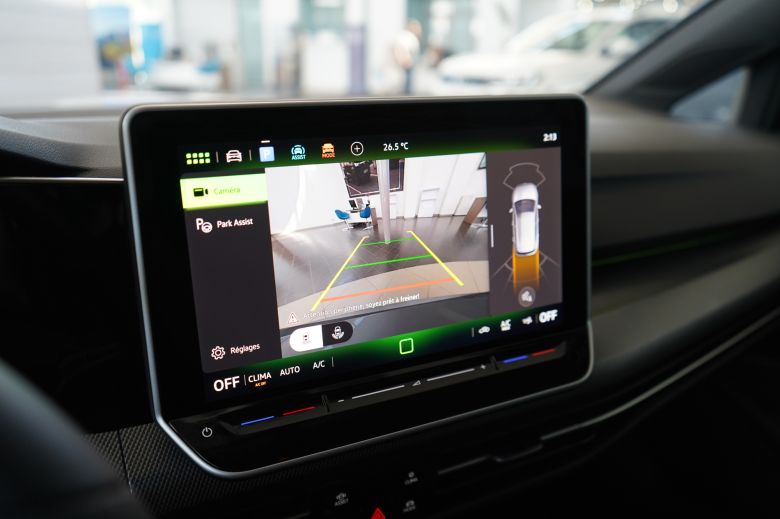 Volkswagen Golf 8 1.4 L TSI R-Line