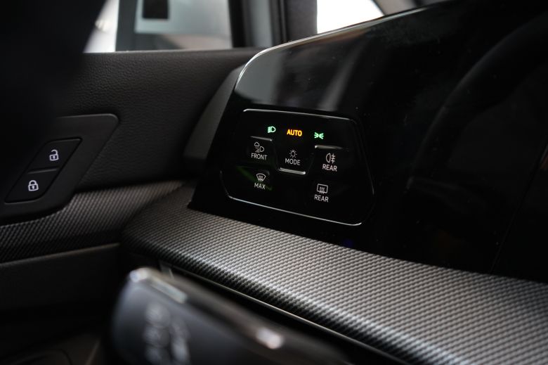 Volkswagen Golf 8 1.4 L TSI R-Line