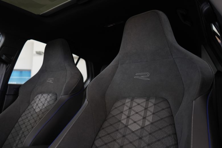 Volkswagen Golf 8 1.4 L TSI R-Line