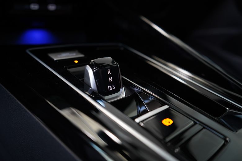 Volkswagen Golf 8 1.4 L TSI R-Line