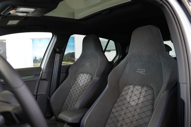 Volkswagen Golf 8 1.4 L TSI R-Line