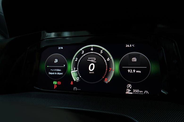 Volkswagen Golf 8 1.4 L TSI R-Line