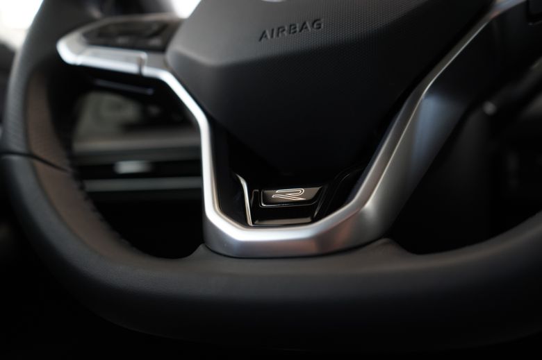 Volkswagen Golf 8 1.4 L TSI R-Line