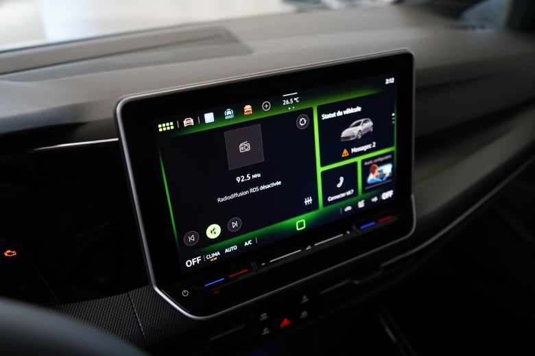 Volkswagen Golf 8 1.4 L TSI R-Line