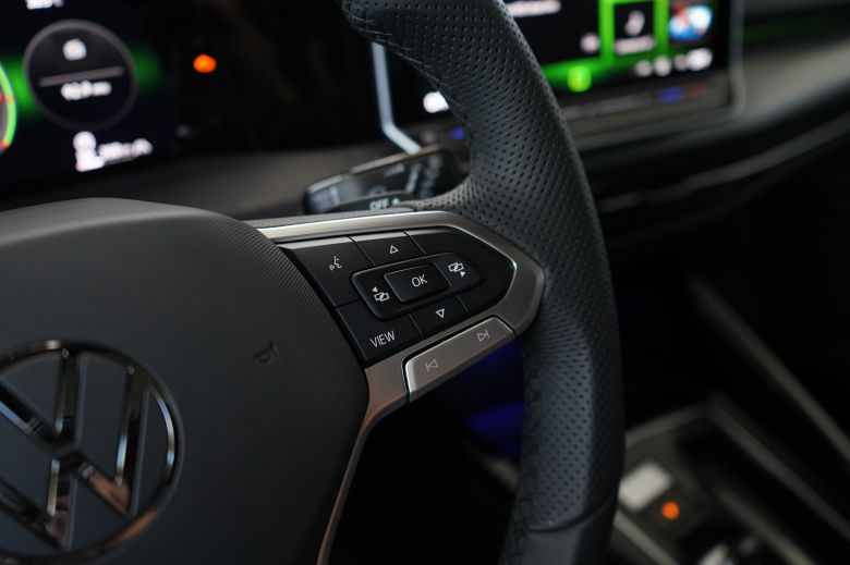 Volkswagen Golf 8 1.4 L TSI R-Line