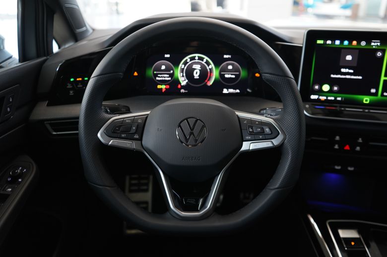 Volkswagen Golf 8 1.4 L TSI R-Line